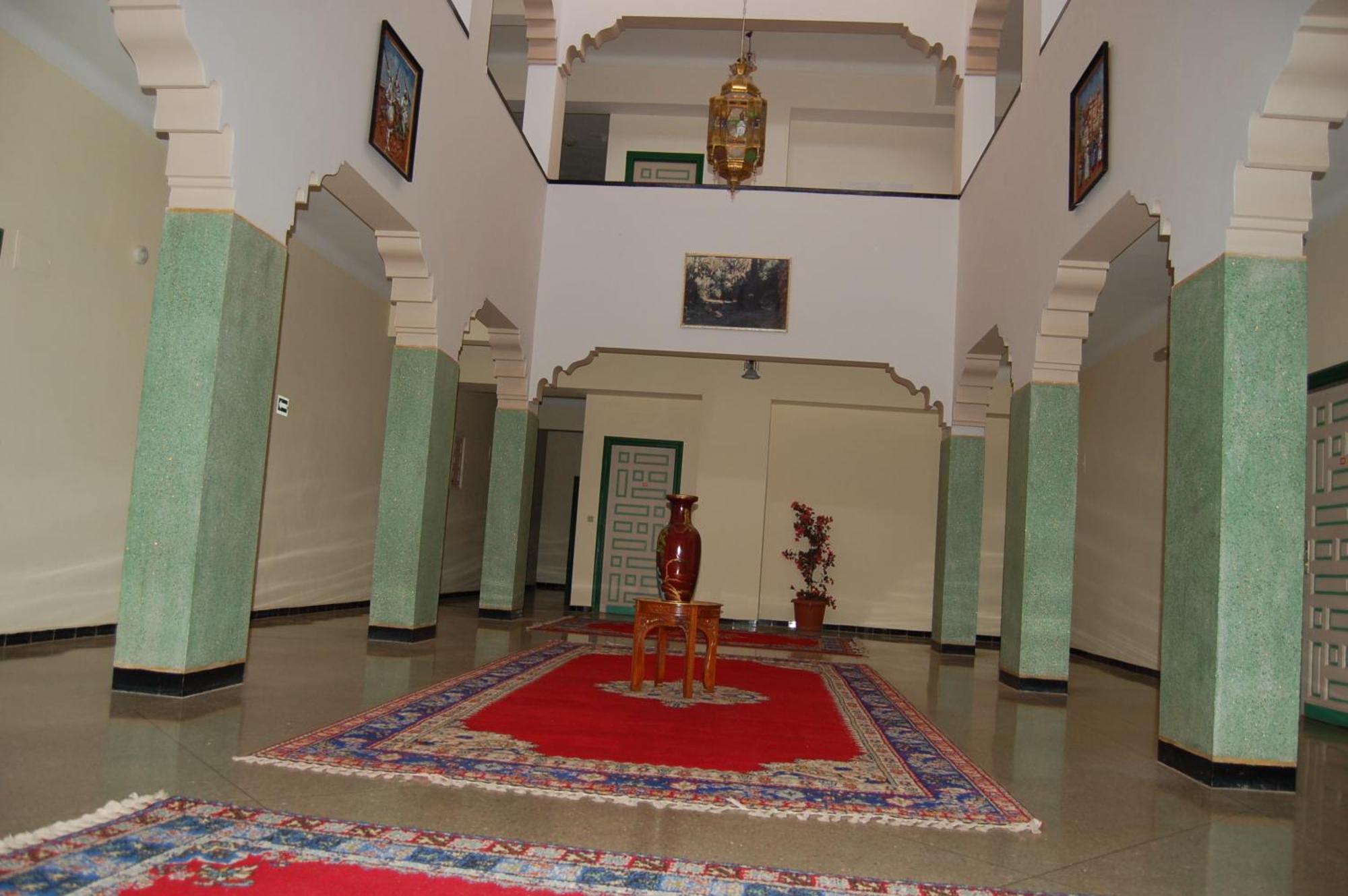 Hotel Les Amandiers Tafraout Ngoại thất bức ảnh