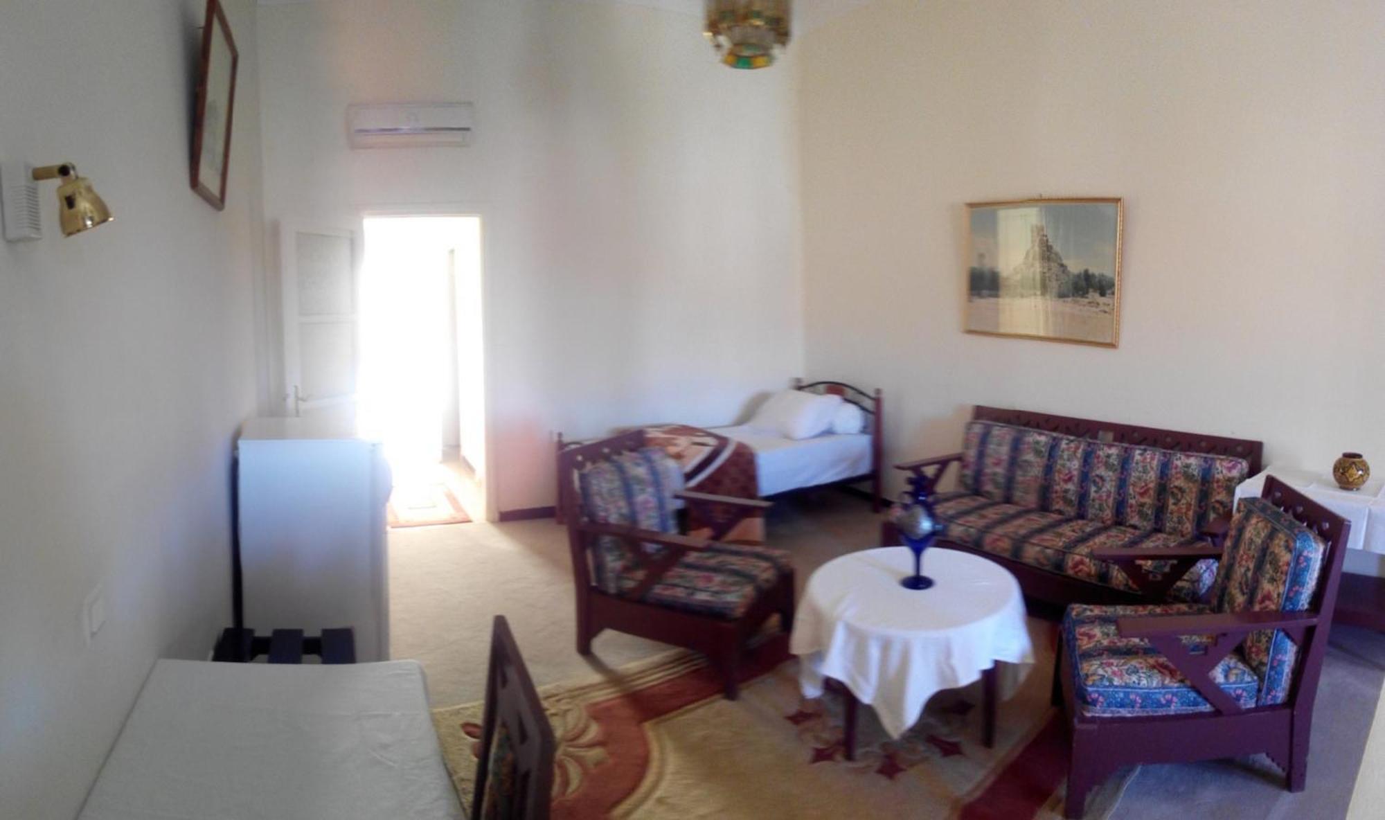 Hotel Les Amandiers Tafraout Ngoại thất bức ảnh