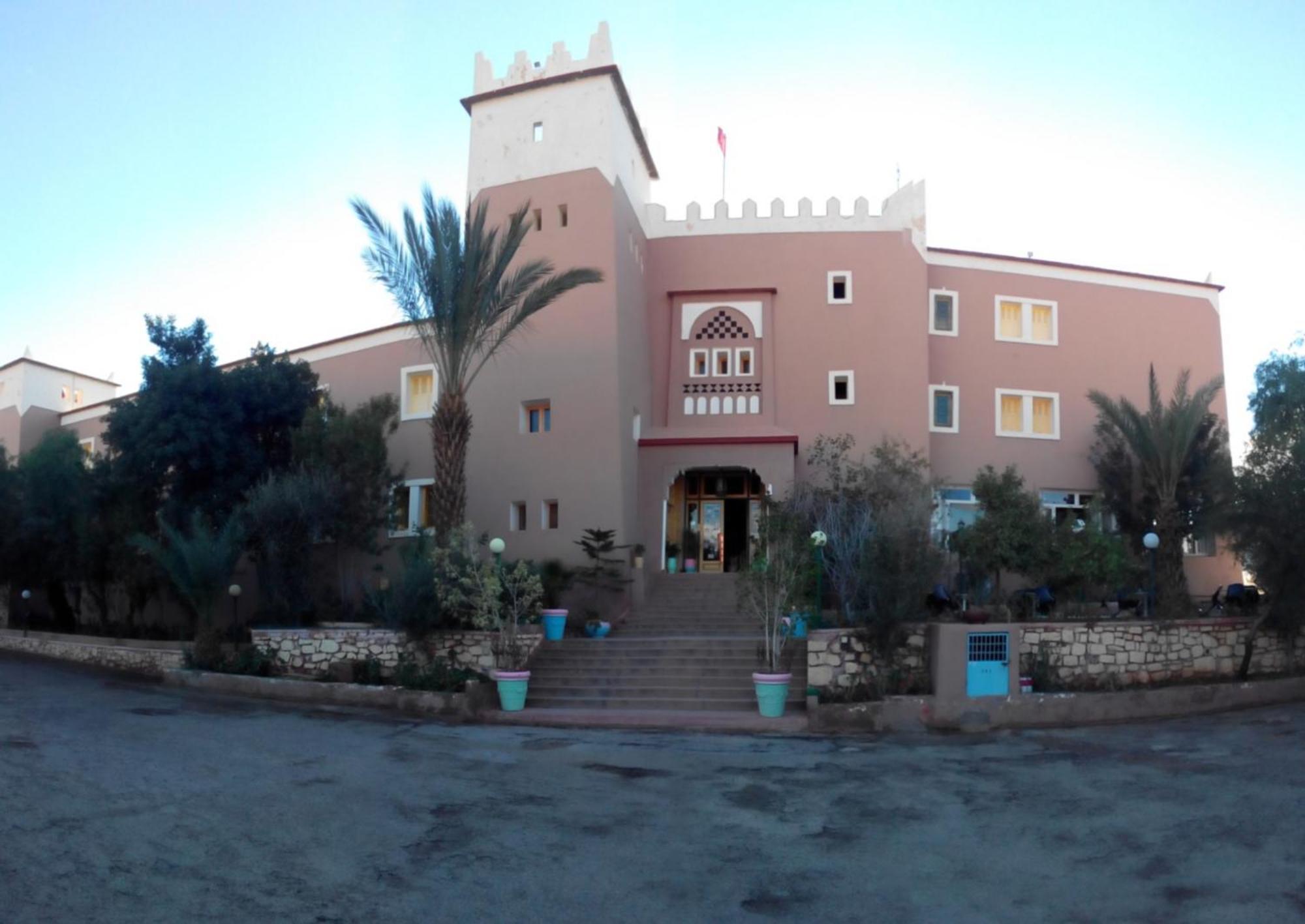 Hotel Les Amandiers Tafraout Ngoại thất bức ảnh