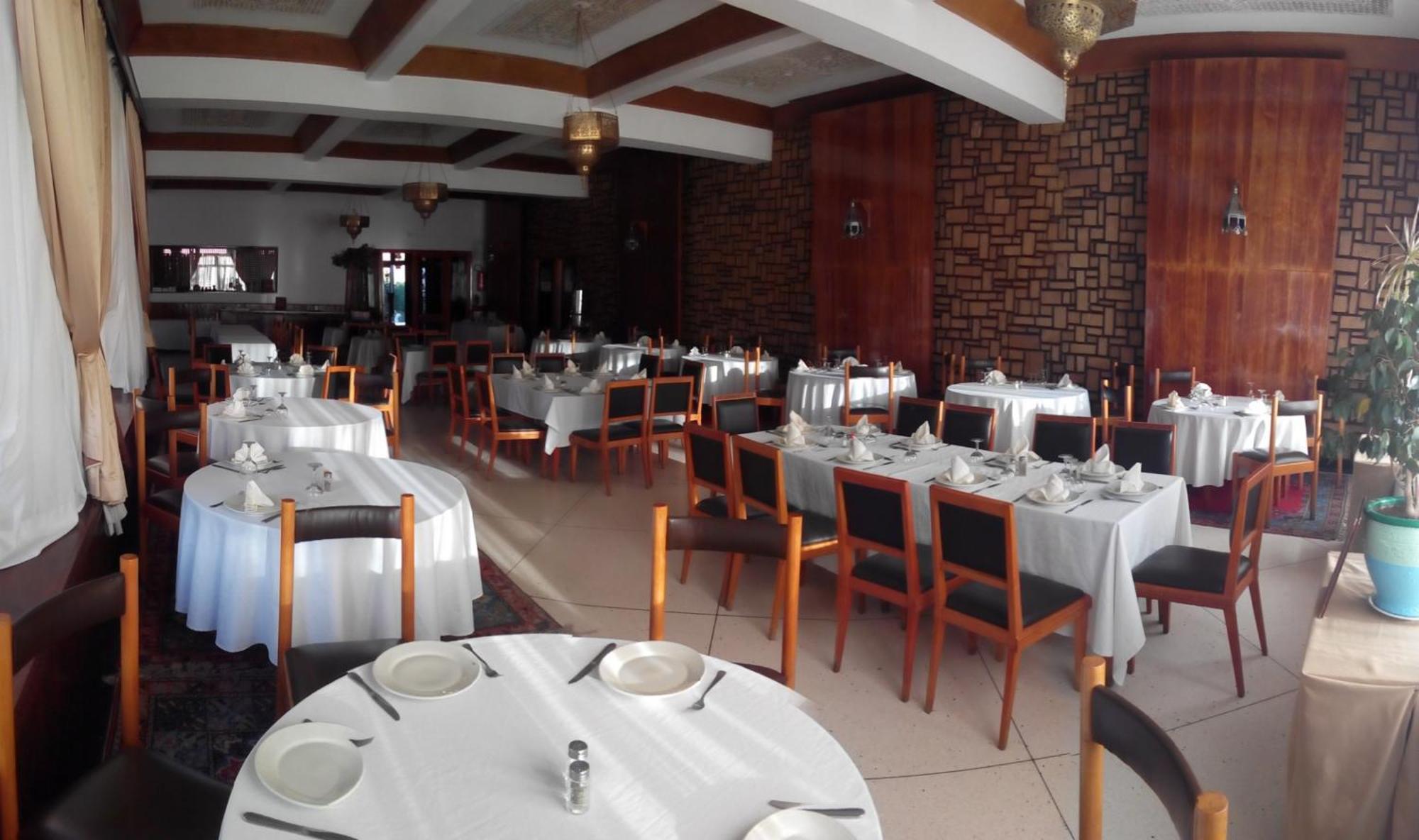 Hotel Les Amandiers Tafraout Ngoại thất bức ảnh
