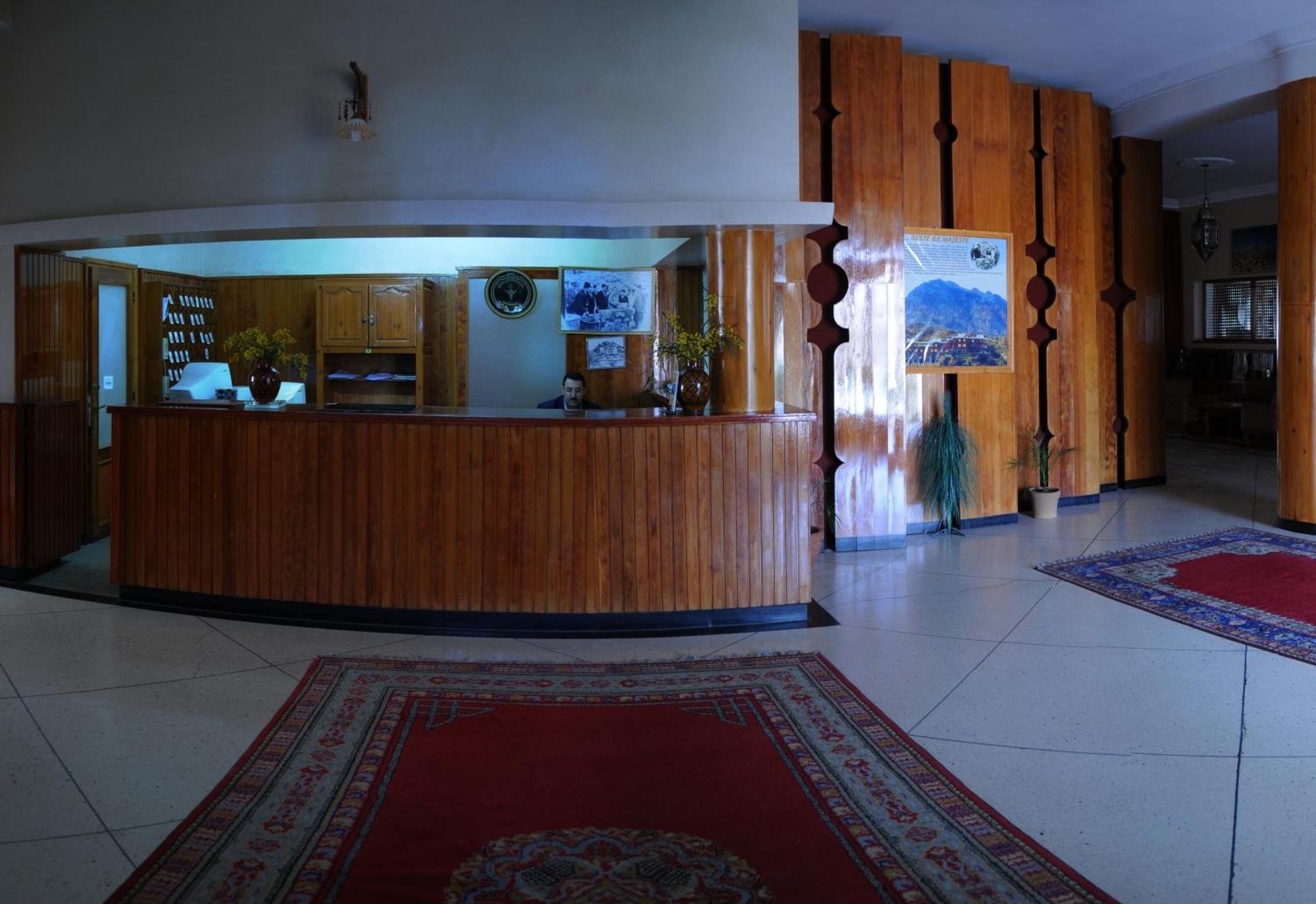 Hotel Les Amandiers Tafraout Ngoại thất bức ảnh